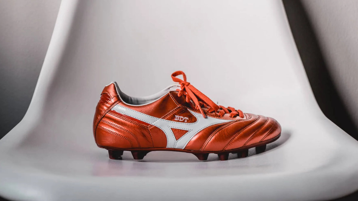 Botas de f&uacute;tbol anchas Mizuno